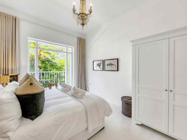 Tranquil Family Home in Green Point