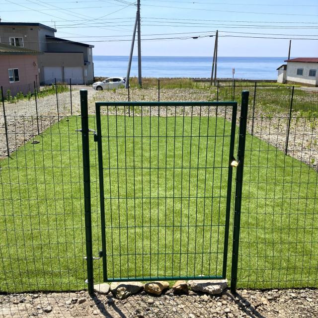 Private villa with a dog run and ocean view