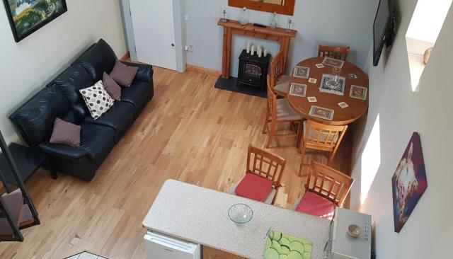 Apartment Sleeps 7 with Mezzanine