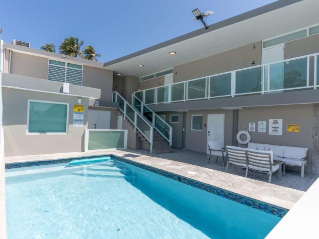 AQUA Terrazas Studio 5 - Oceanfront, Pool & Local Dining