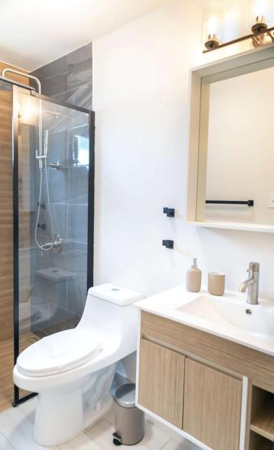 AQUA Villas Del Mar Apt 1 - 2BR Steps to Beach & Walk to Dine, Prime Location!