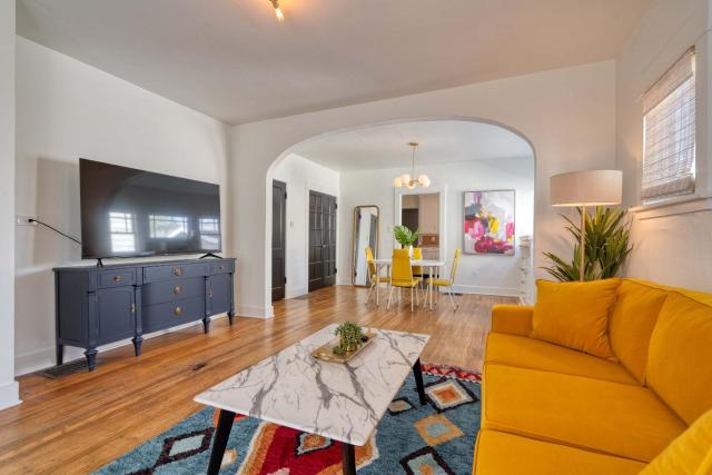Stay Portland - Golden Age of Hollywood Apartment - 92 WalkScore