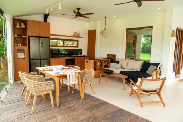 Ando House Modern 2BR Fast Wi-Fi Private Pool City Center