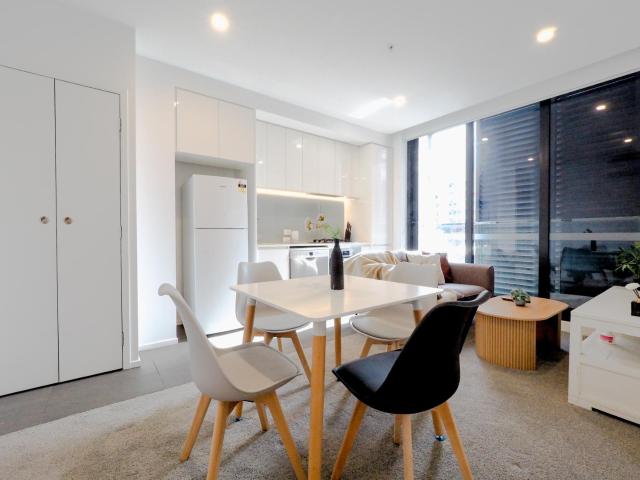 Exquisite and warm 1BR nest in Footscray Pool Gym