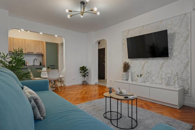 Ultracentral Metro Steps 2 Bdrm