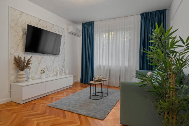 Ultracentral Metro Steps 2 Bdrm