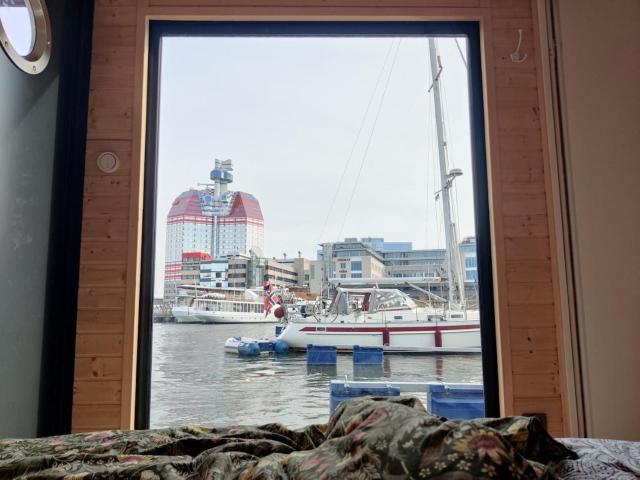 Floating Downtown Apartment