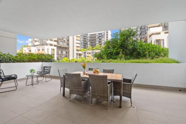 Prestige 3BR Retreat with 2 Parking Prime Sydney