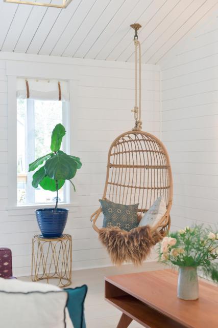 Scandinavian Cottage by the Sea, Close Walk to Ferry and Town