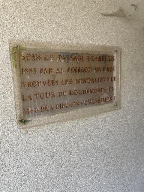 Logis Hostellerie des Clos et restaurant Bistrot des grands crus et Maison de la tour Chablis