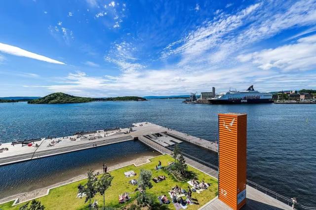 Waterfront Central Apt by Opera & Munch