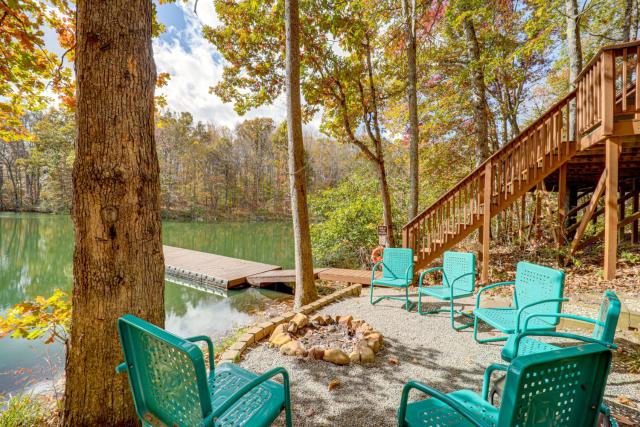 Hocking Hills Lake Gem w/ Hot Tub, Dock, 100 Acres