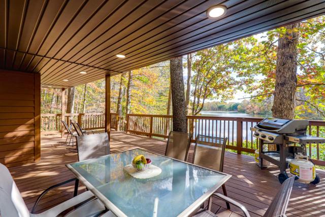Hocking Hills Lake Gem w/ Hot Tub, Dock, 100 Acres