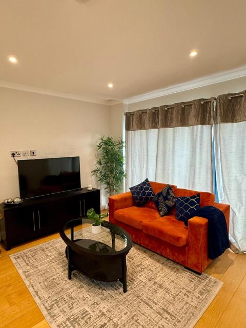Charming Ensuite Retreat in a Premier Location
