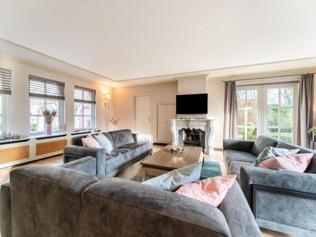 Beautiful Villa in Drunen with Private Heated Pool