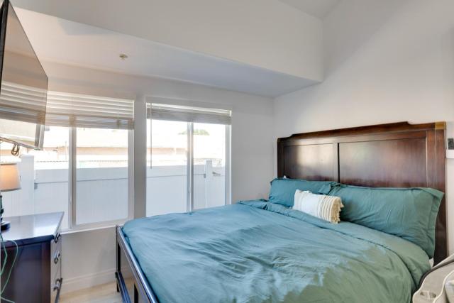 Walk to Main St! Pet-Friendly Alhambra Studio