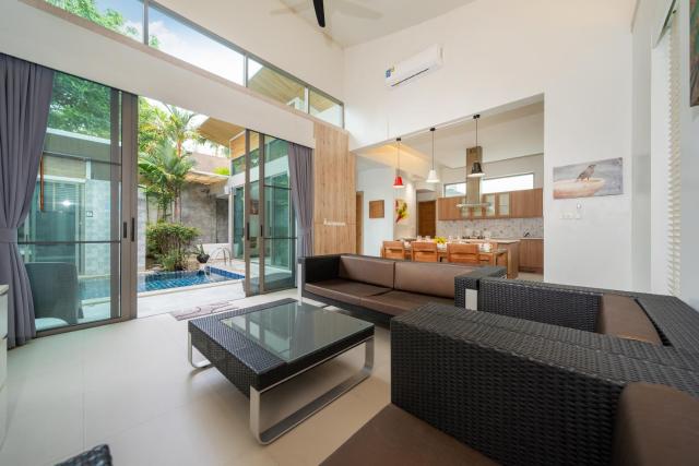 Mahogany 4BR Pool Villa in Pasak