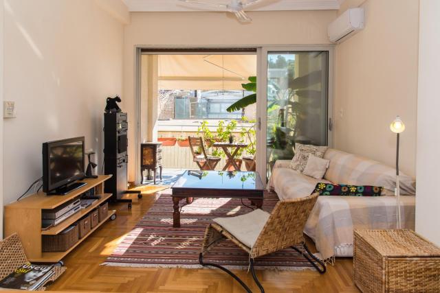 2 BEDROOM APARTMENT AT THE HISTORICAL CENTER, VIEW TO ACROPOLIS