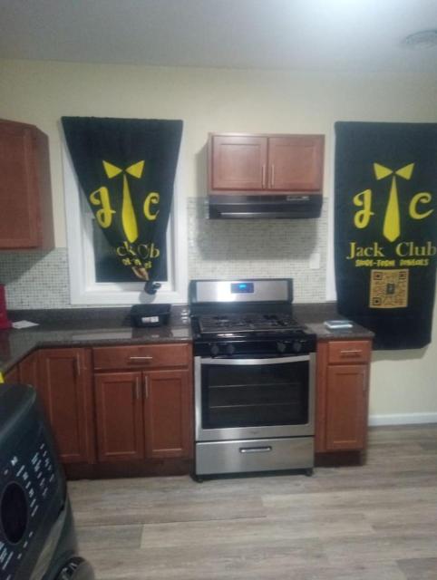 Cozy 3 Bedrooms Full Kitchen Smart TV