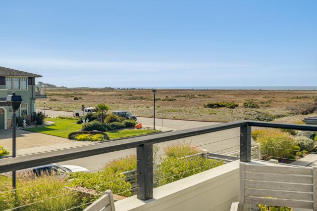 Steps to Ocean: Luxe Family Home in Half Moon Bay!