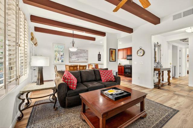 LV223 Pet Friendly 2BD Lock-Off with Private Patio