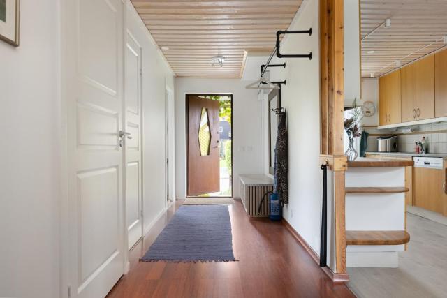 Charming Family Villa Near the City