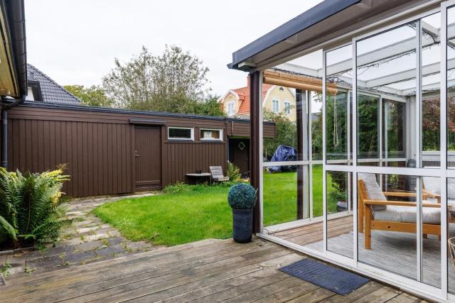 Charming Family Villa Near the City