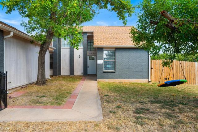 Spacious Family Home in Round Rock w Private Yard