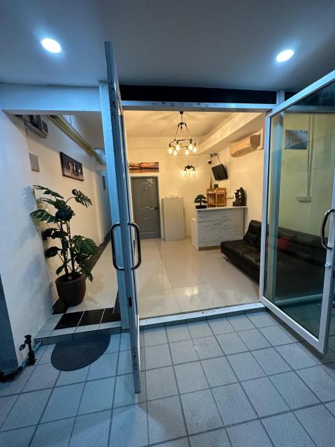 LimeTree Loft Guesthouse