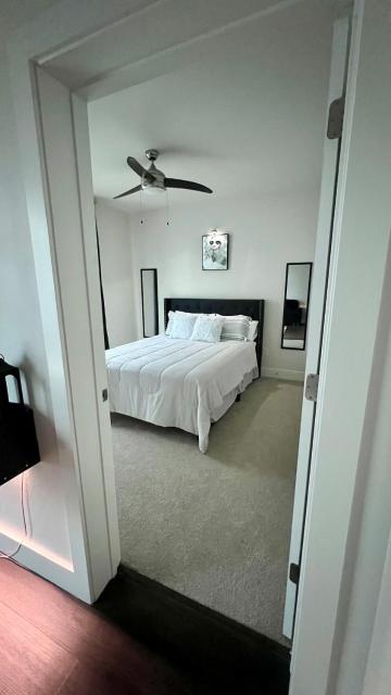 City-View Luxe Stay 7 Mins to Mercedes-Benz