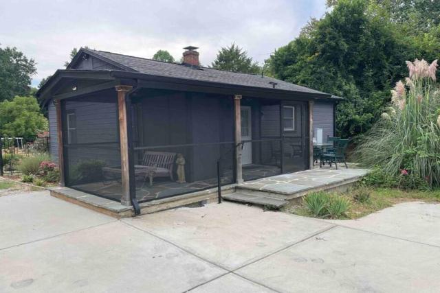 Cozy Cottage on Food Forest in the Heart of Charlotte