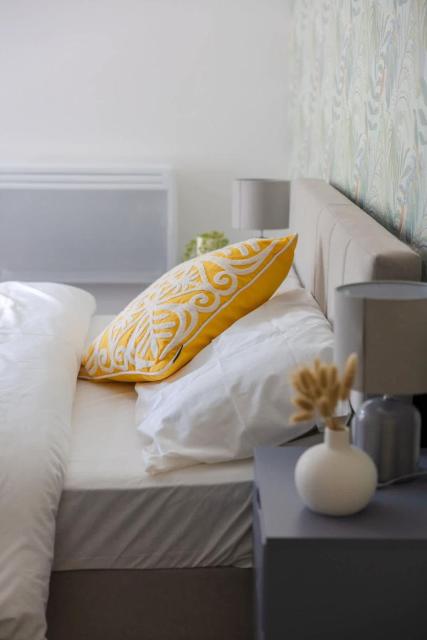Joyful Management -Top Floor Apartment with home Feel Deco in M16