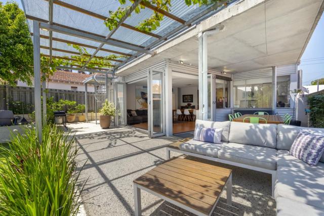 Sunset Views - walking distance to Fremantle CBD
