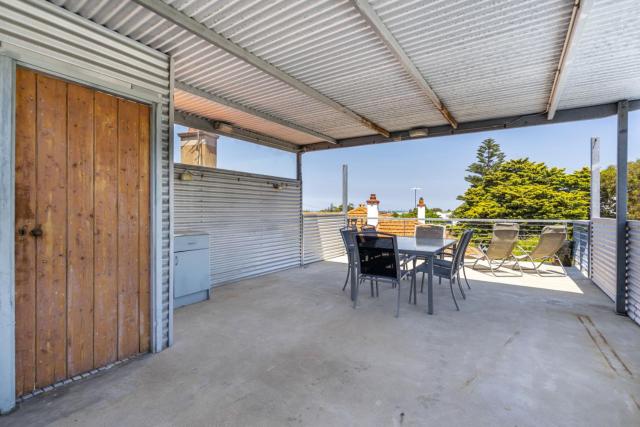 Sunset Views - walking distance to Fremantle CBD
