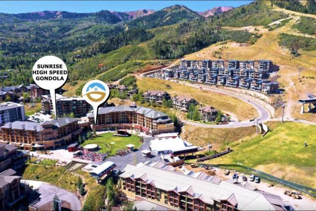 Sun King Suite - Steps from Gondola & Skiing