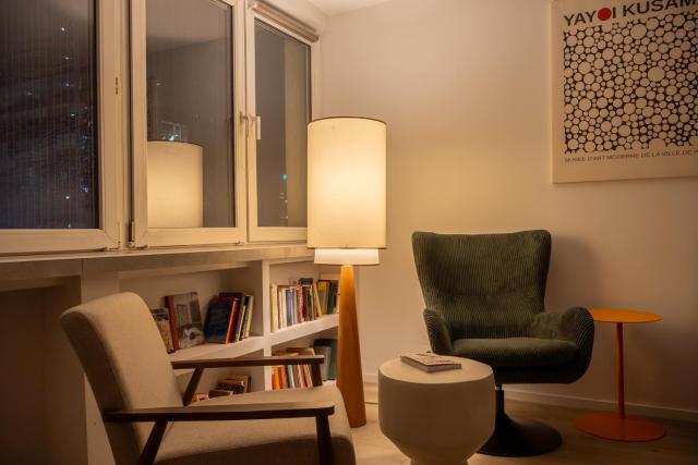 Studio Apartment with a City View | Metro Świętokrzyska