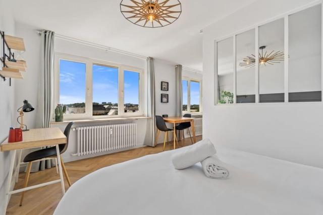 Modern Studio with Kitchen in Prime Location