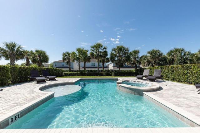 Sunny 8 Bdrm Home with Themed Rooms in Encore
