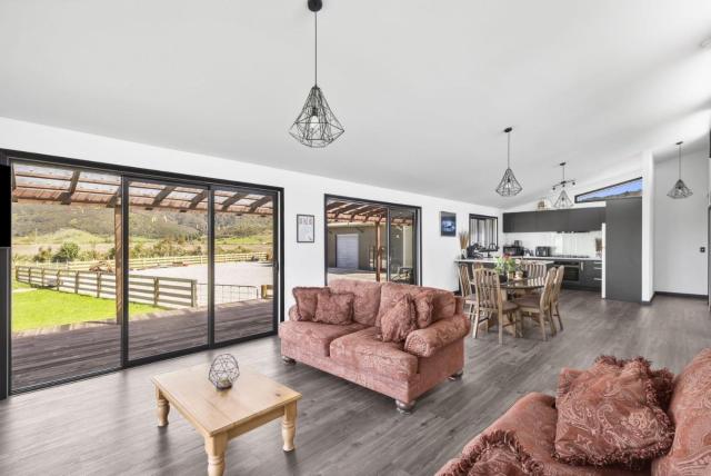 Pakawau Inlet House