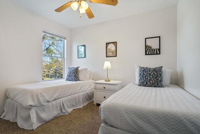 Spacious 8-Bed Home Near Tesla & Samsung Plants