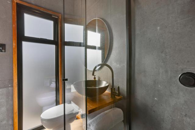 Luxury Container and Cabin with Outdoor Bath