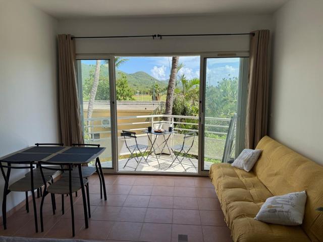 Cozy Beachside Studio with Beach Access & Pool