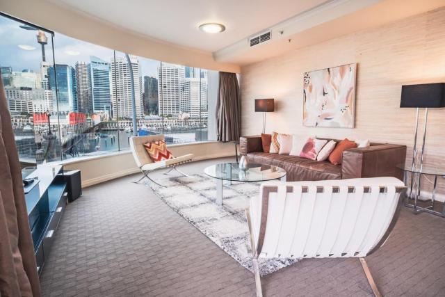 Luxury bay view Darling Harbour Free Parking