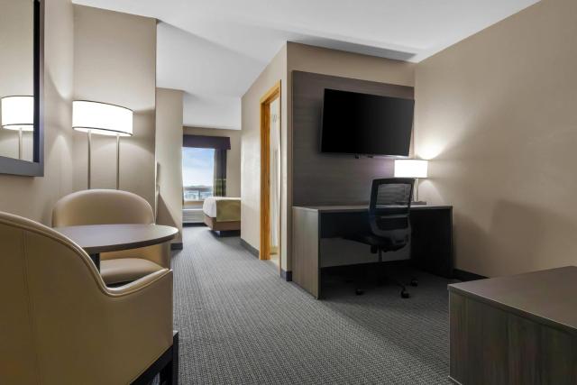 Super 8 by Wyndham Prince Albert