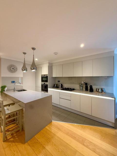 Prime London Stay Chic, Cosy & Sleeps 5