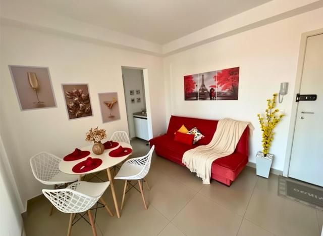 Apartamento Vila Olímpia com ar, vaga e piscina