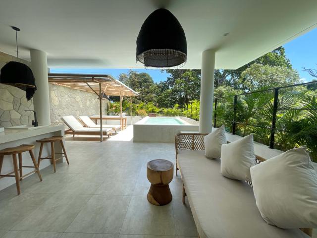 Villa Anwa Cove - Gorgeous 6-BR & 2-Pool Villa in Bali