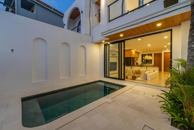 Villa Nuvé - Chic 2BR Mediterranean Pool Villa in Pererenan