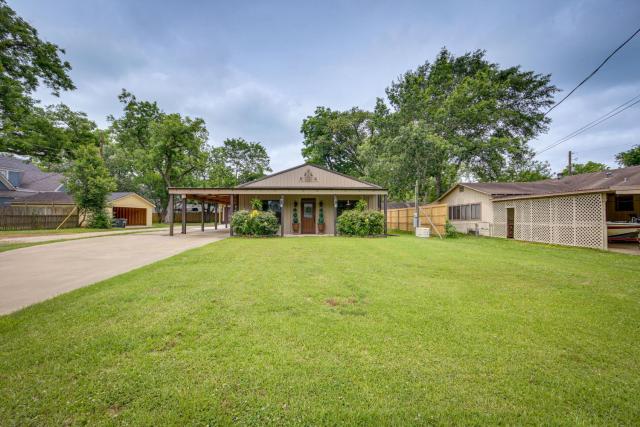Jefferson Vacation Rental with Golf Cart!