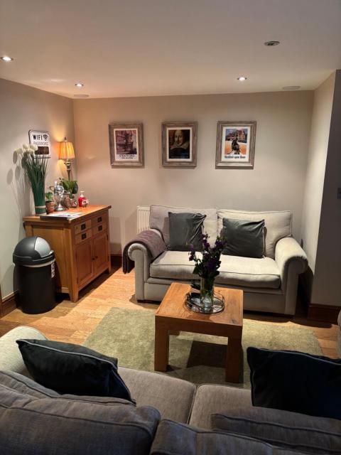 The Field View Retreat at Alveston Pastures just 3 miles from the Town